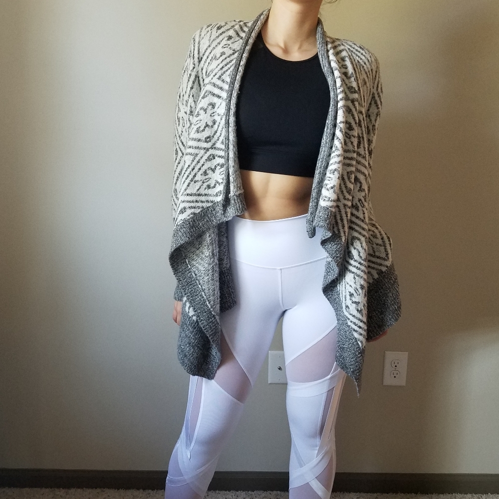 Grey & White Oversized Cozy Blanket Wrap Cardigan - Picture 2 of 8